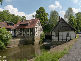 Alte Wassermühle mit Mühlenrad