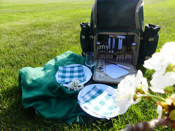 Picknickkorb der Gaststätte Feldmann